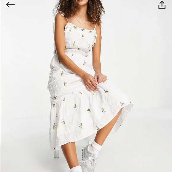 asos white floral midi dress Hope & Ivy Plus a-line strappy corset midi dress in white and blue spot  floral print
